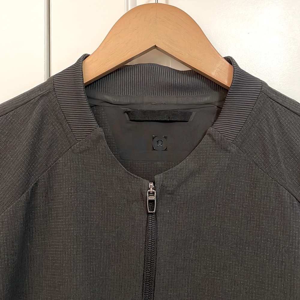 Lululemon jacket - Picture 4 of 14